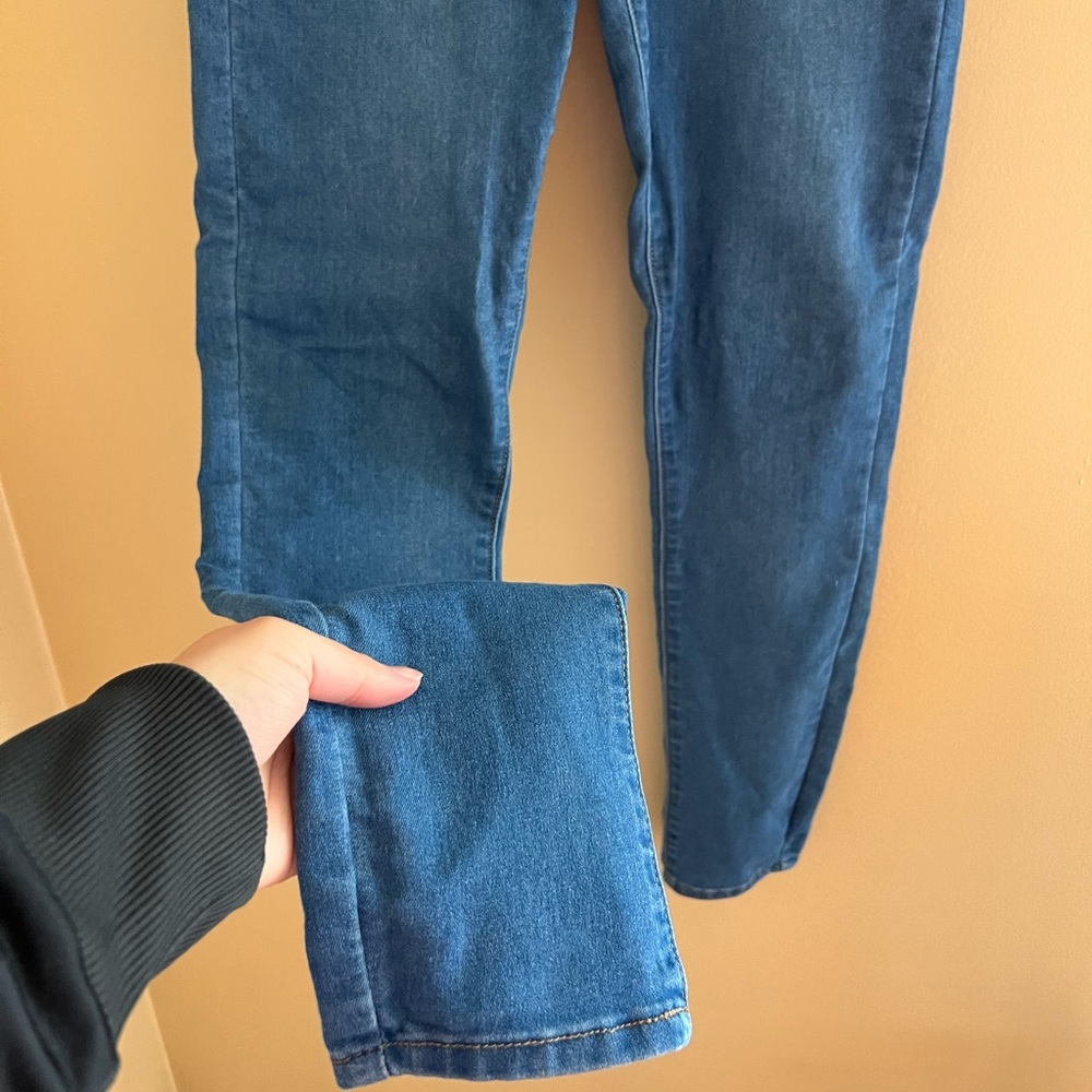 👖MELVILLE: Women’s size 30, blue straight leg jeans w/pockets, preowned. - Picture 6 of 8